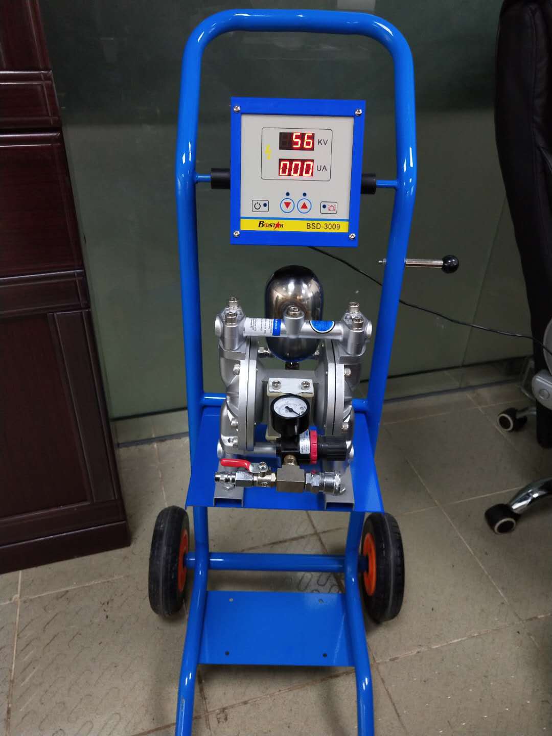 博士達(dá)水性涂料靜電噴槍帶推車(chē)